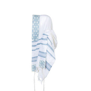 טלית צמר מהודרת רקמת מגיני דוד - תכלת
